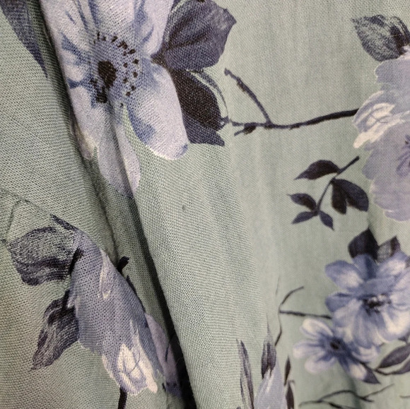 Linen Elena Baldi short sleeved floral top size small - Picture 8 of 8